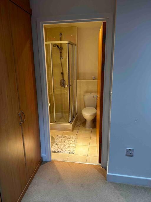City Centre Apartment. Wrexham Exterior photo